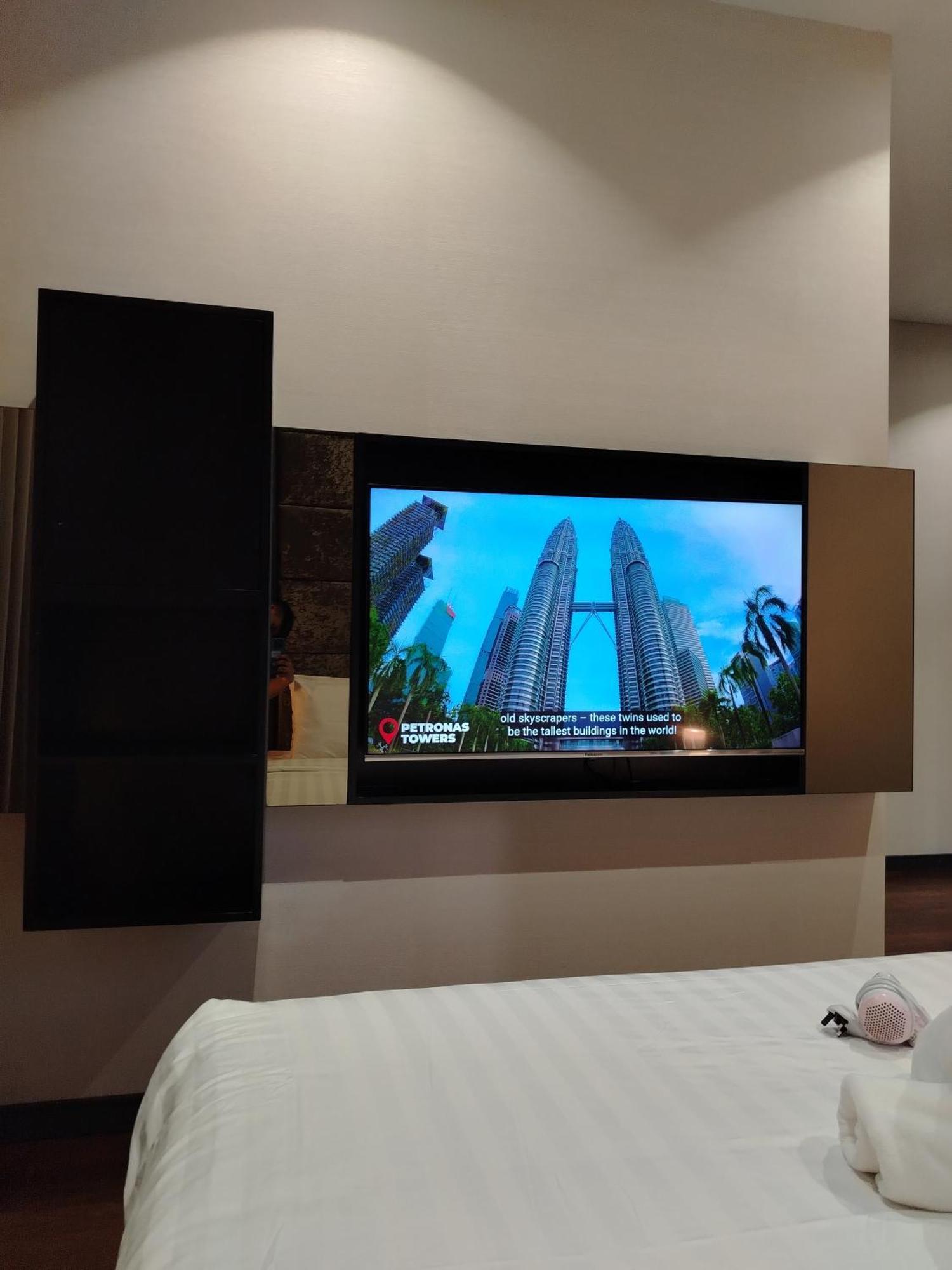 8 Kia Peng Suites Klcc By Luna Kuala Lumpur Esterno foto