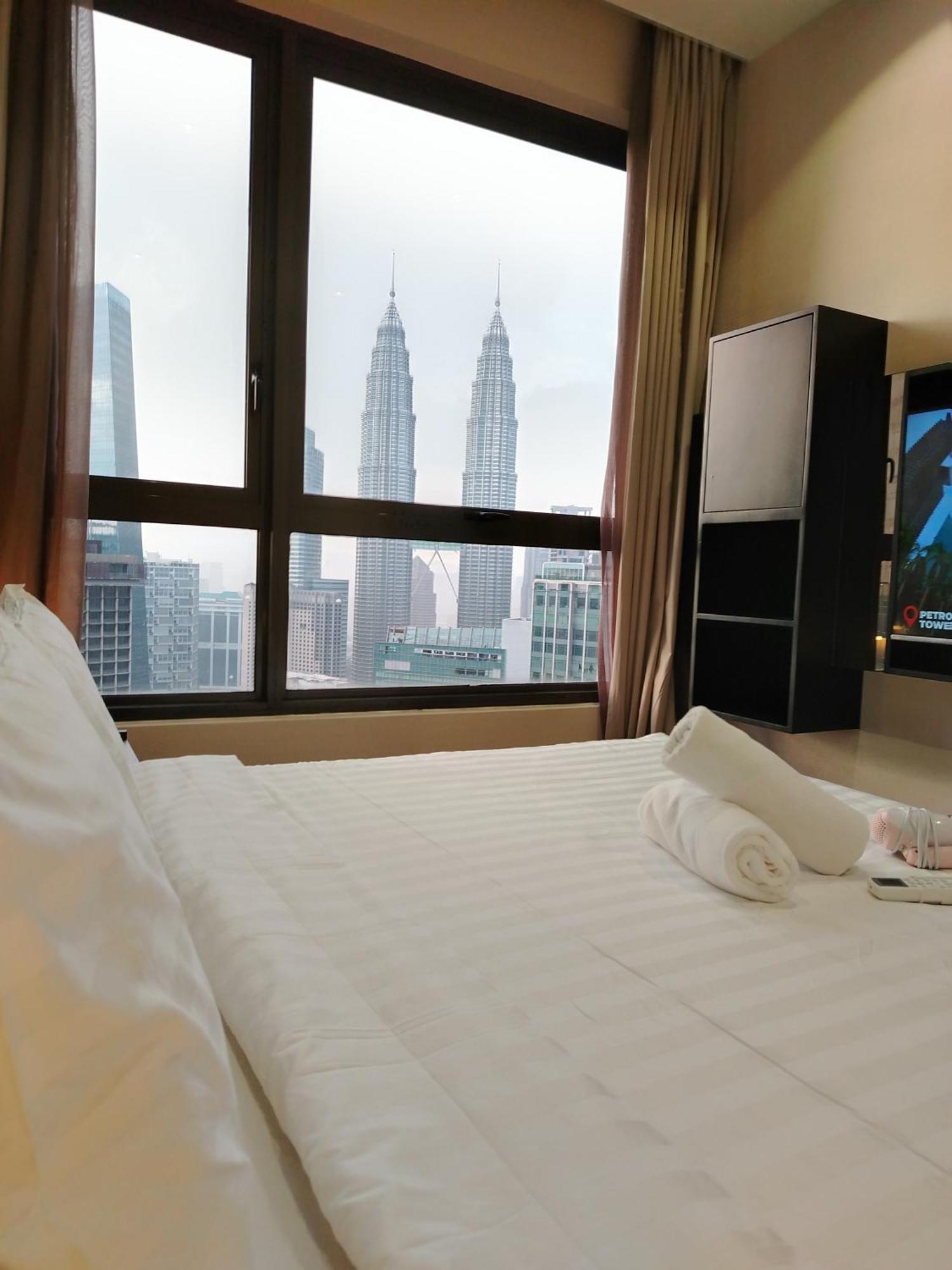 8 Kia Peng Suites Klcc By Luna Kuala Lumpur Esterno foto