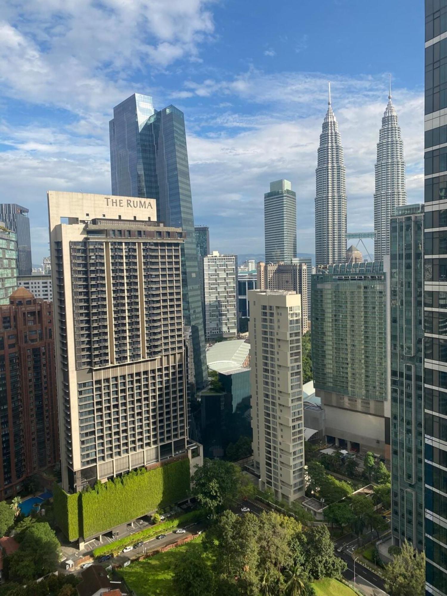 8 Kia Peng Suites Klcc By Luna Kuala Lumpur Esterno foto