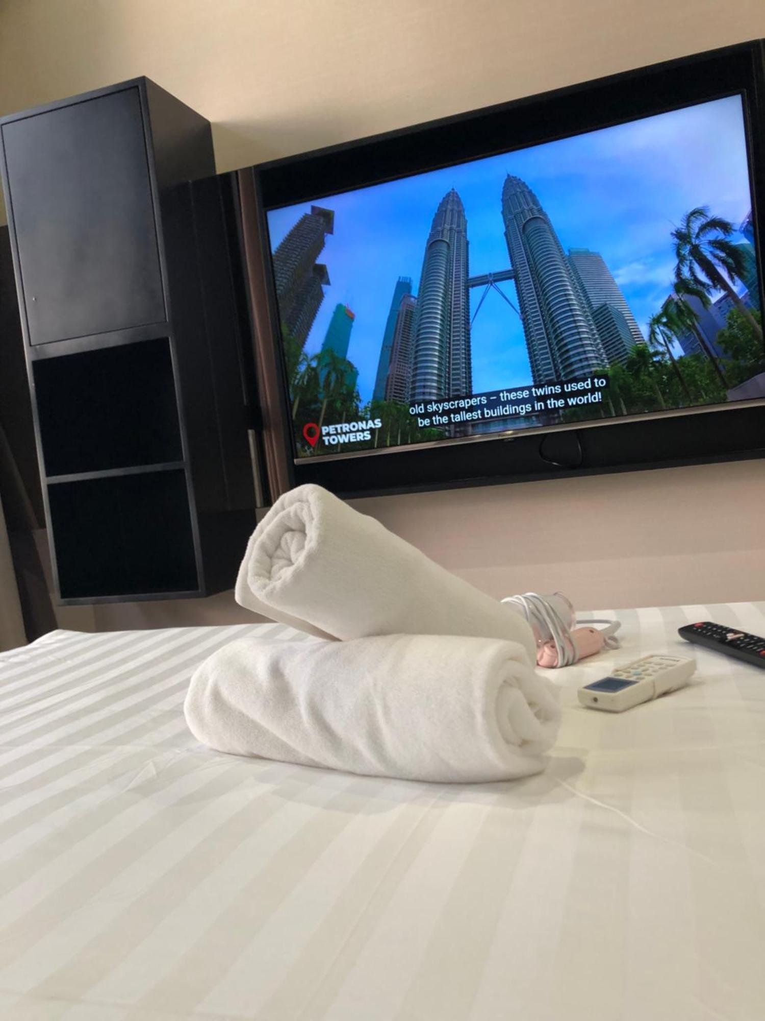8 Kia Peng Suites Klcc By Luna Kuala Lumpur Esterno foto